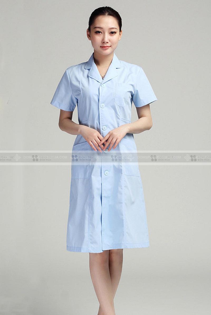 Áo có màu xanh nhạt là màu truyền thống trong ngành y.