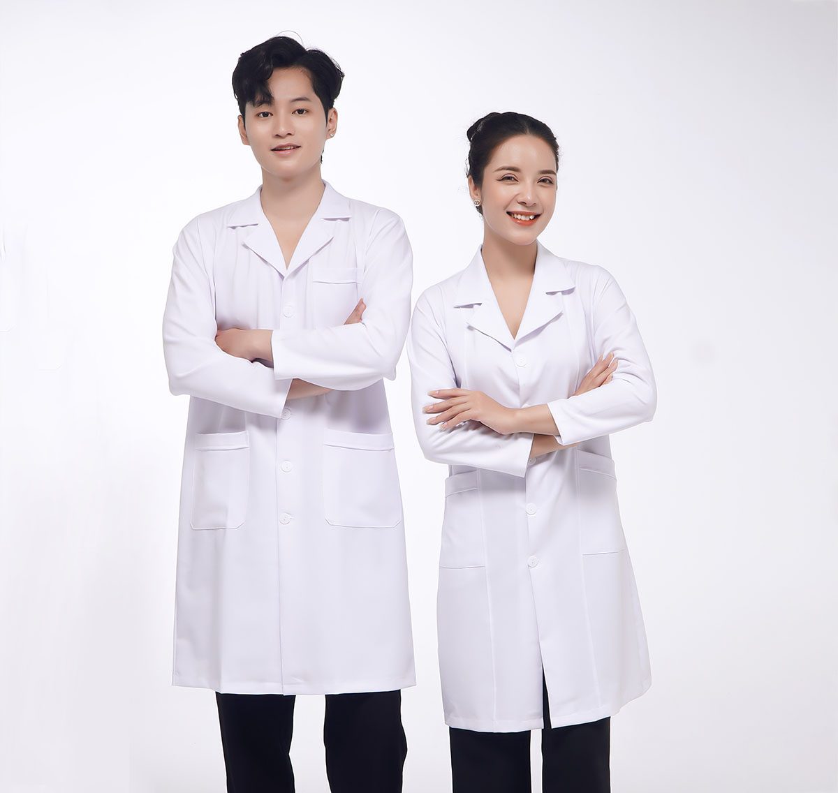 Mẫu áo blouse bác sĩ chất vải chuẩn an toàn