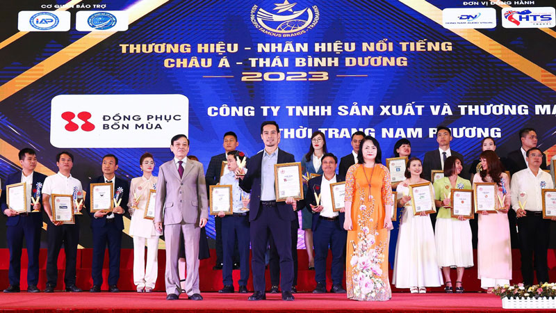 Đồng Phục Bốn Mùa nhận giải thưởng Top 10 thương hiệu nhãn hiệu nổi tiếng Châu Á – Thái Bình Dương