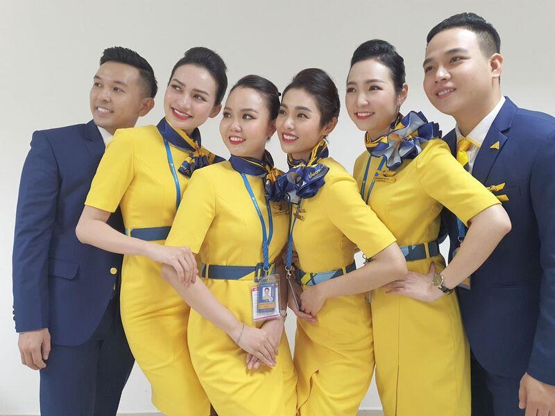 Vietravel Airlines đồng phục có màu xanh dương và màu vàng đặc trưng