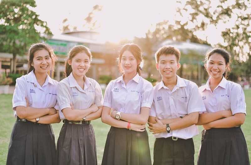 Đồng phục học sinh Thái Lan đơn giản
