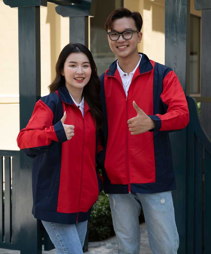 Thiết kế áo khoác đồng phục màu đỏ phối xanh đen