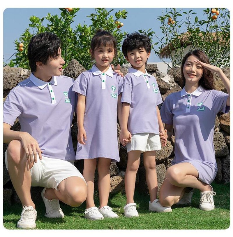 Mẫu áo gia đình màu tím dáng polo cổ trụ cho gia đình 4 người