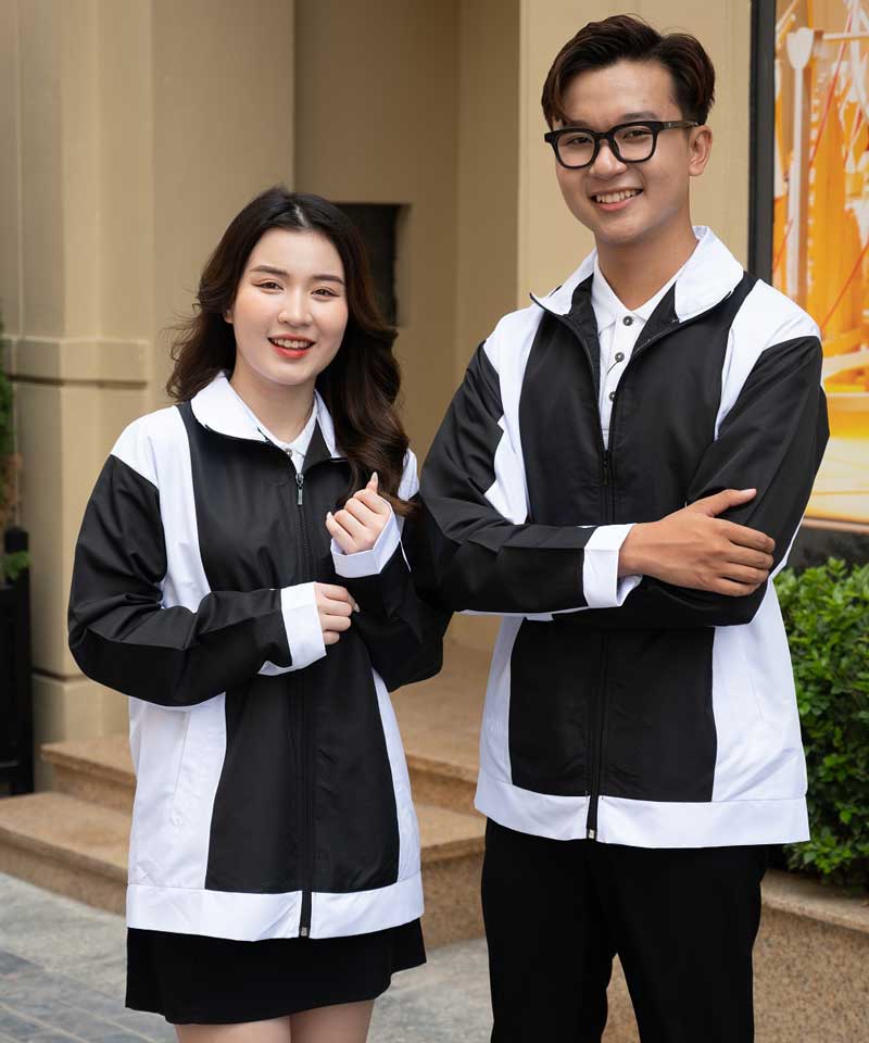 Chất liệu vải may áo khoác gió đồng phục WARM UP đen trắng