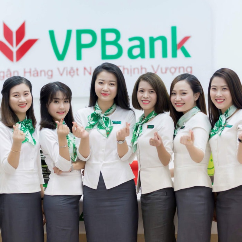 Đồng phục ngân hàng VPBank cho nhân viên nữ rất sang trọng và lịch sự
