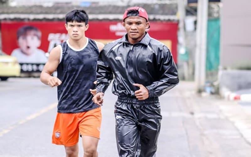 Áo mưa chạy bộ: Đặc điểm và hướng dẫn cách chọn cho phù hợp
