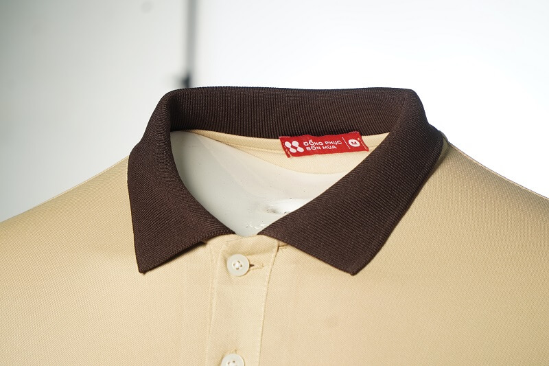 Áo polo đồng phục Phê La chất liệu thoáng mát là mẫu áo được thiết kế dành riêng cho nhân viên của thương hiệu Phê L