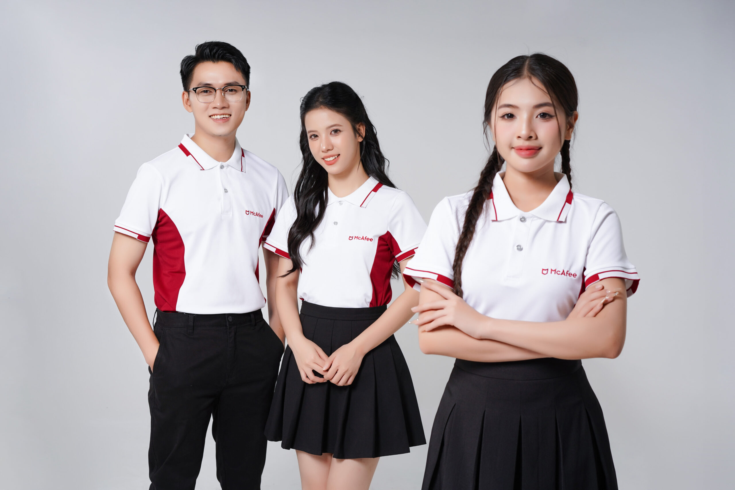 Mẫu áo đồng phục polo in chuyển nhiệt logo sắc nét