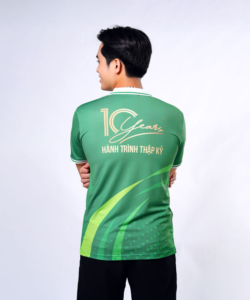 Đồng phục được thiết kế với form regular fit thoải mái giúp người mặc luôn có cảm giác dễ chịu khi mặc.