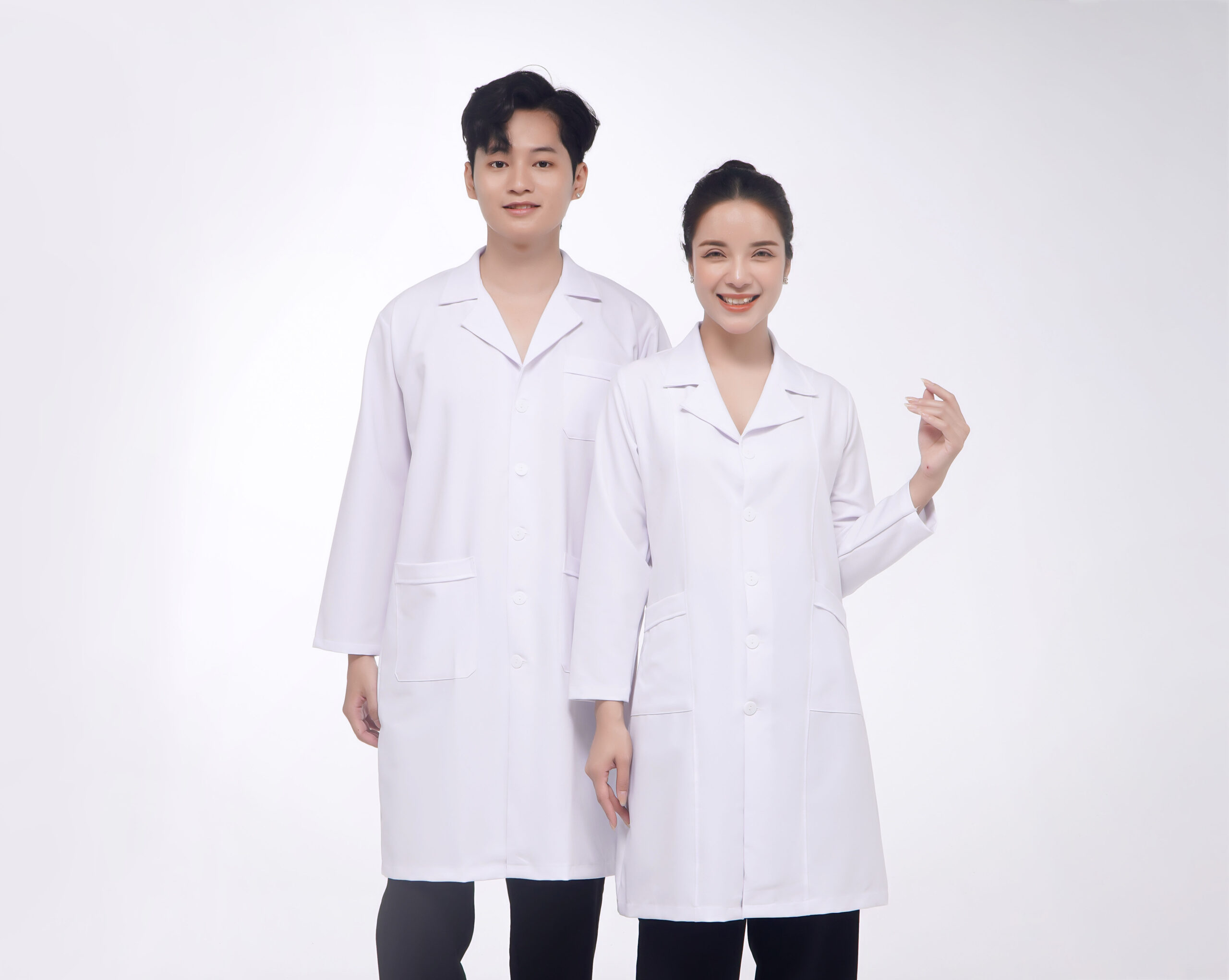 Mẫu áo blouse thẩm mỹ viện