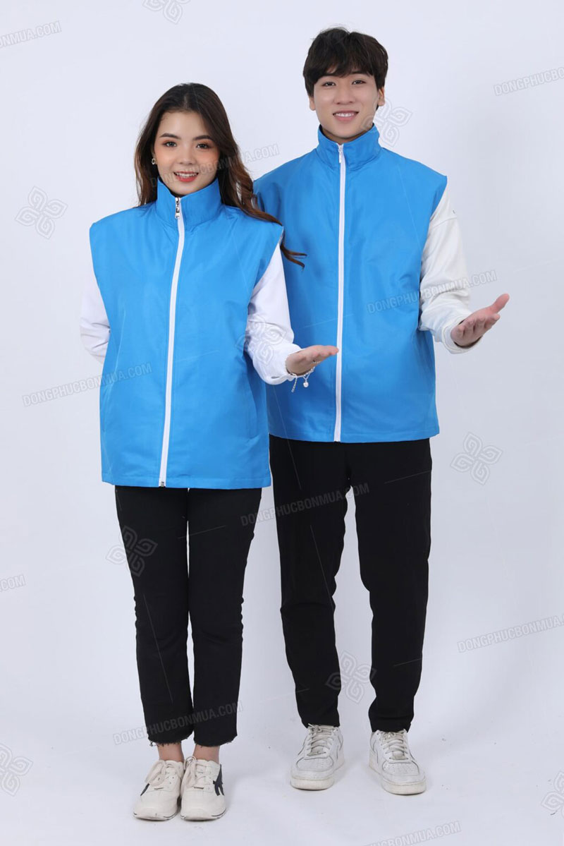 Chất liệu áo khoác gió đồng phục dày dặn, chống thấm nước