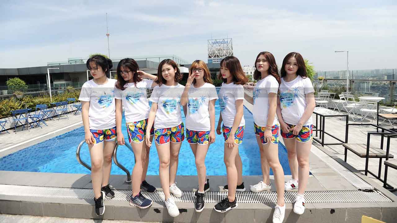 10+ Mẫu áo team building đi biển cực chất, thoải mái, giá tốt