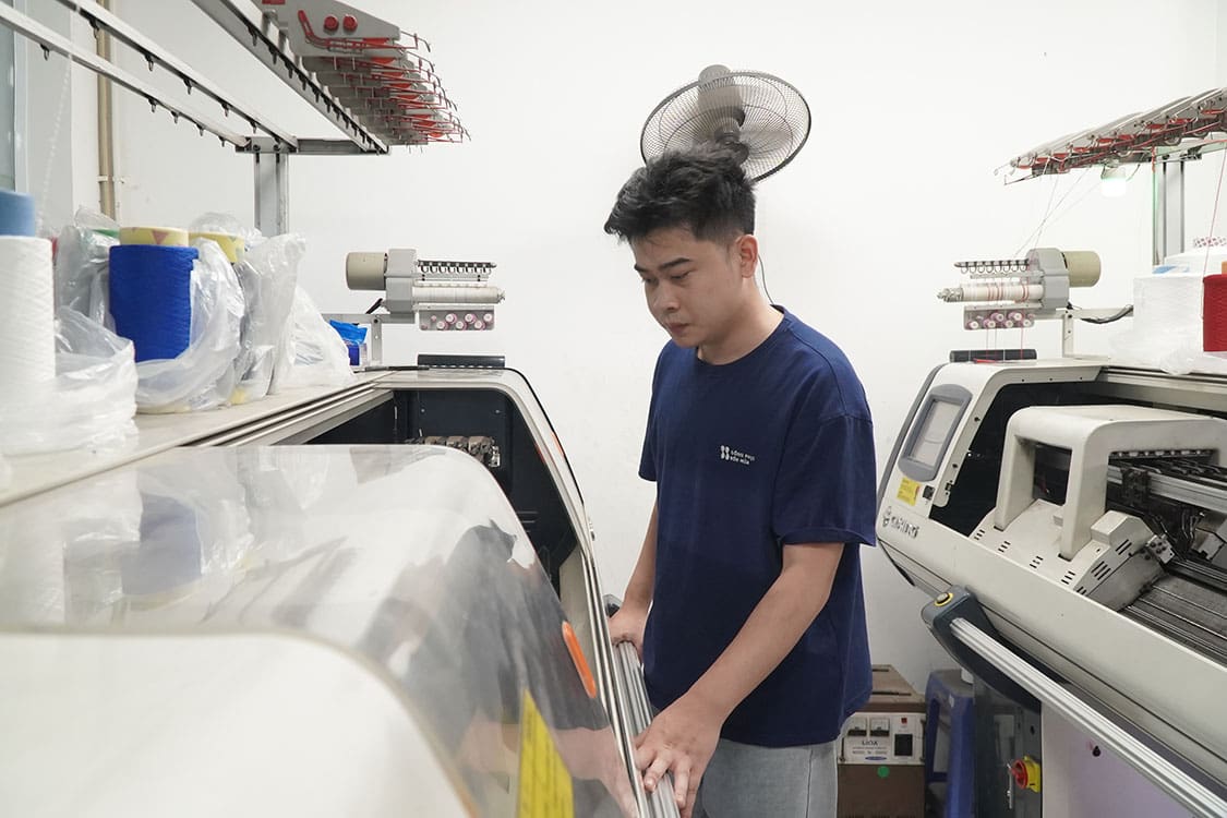 Hình ảnh thiết bị công nghệ hiện đại tại Đồng Phục Bốn Mùa