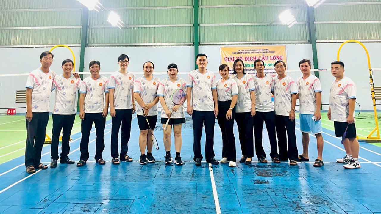 Đồng phục cầu lông và những điều bạn cần biết trước khi chọn