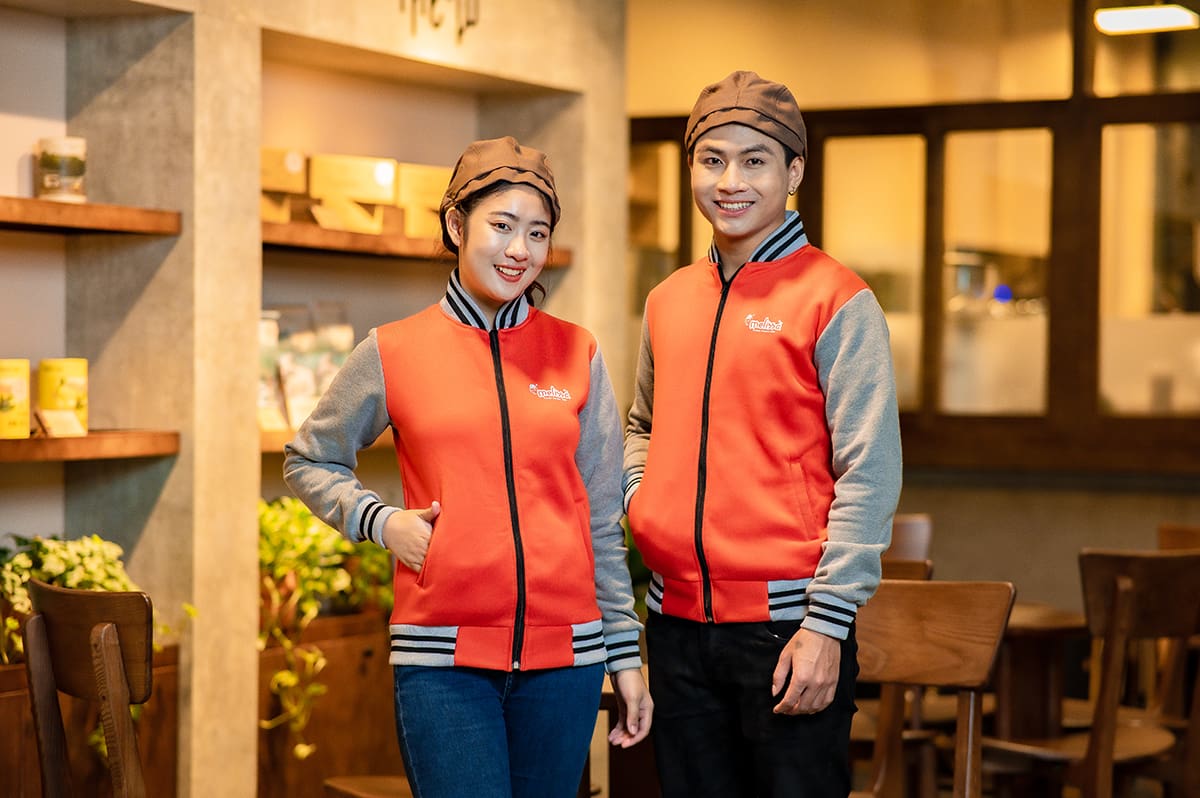Mẫu áo đồng phục mùa đông bomber cửa hàng cà phê Melissa