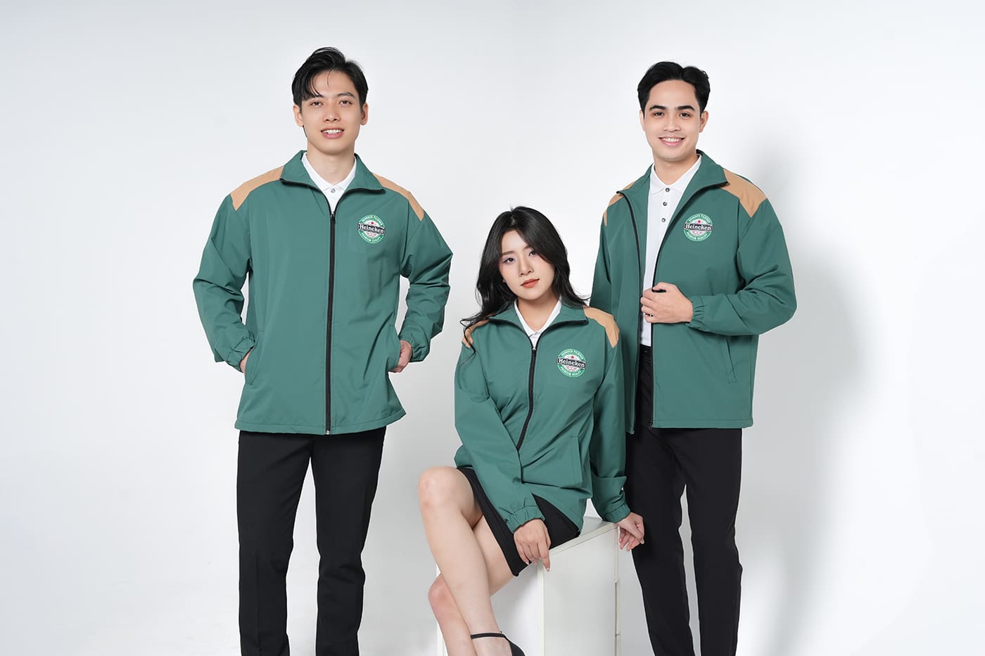 Mẫu áo khoác gió đồng phục mùa đông công ty Heineken