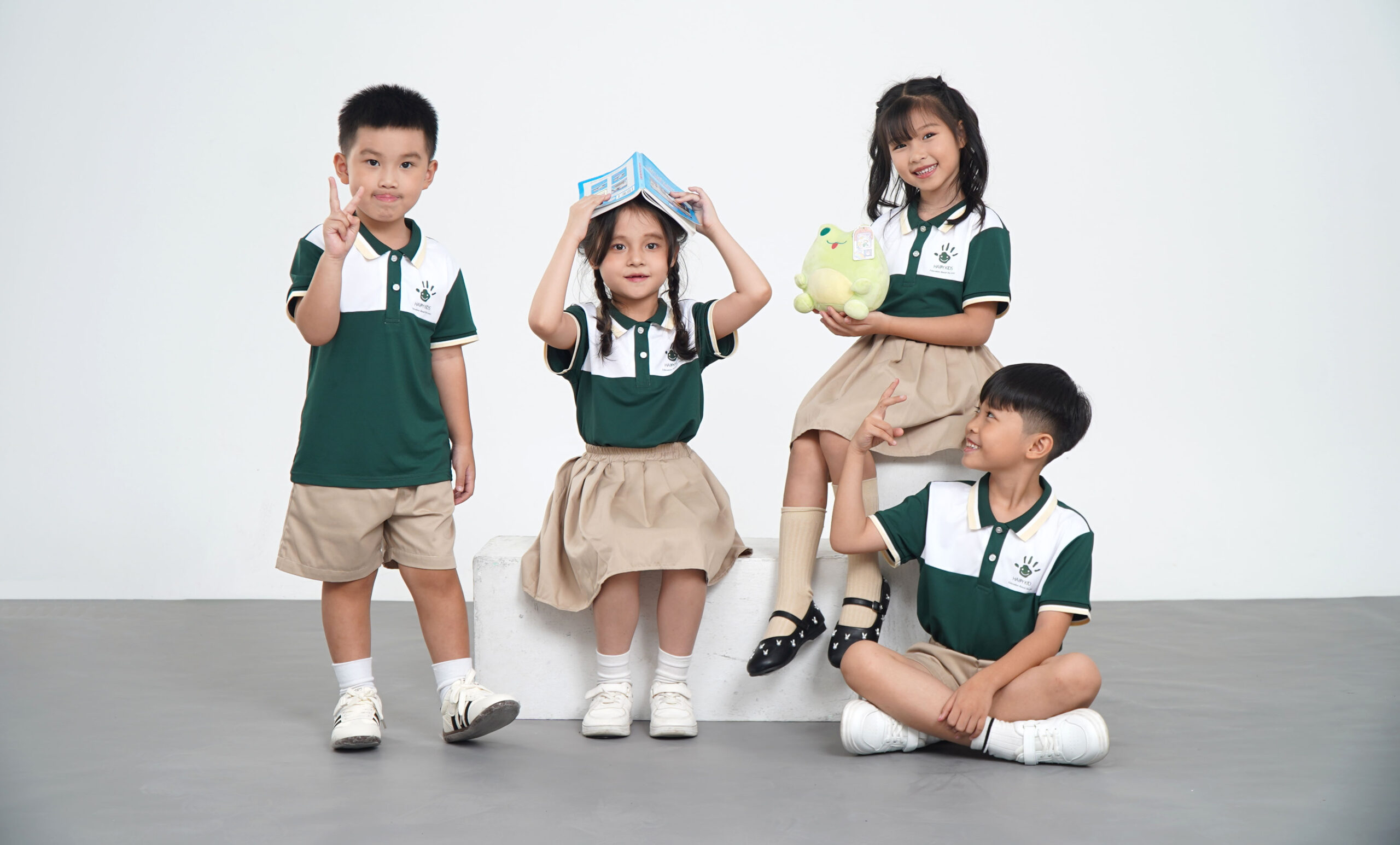 Mẫu áo phông đồng phục học sinh mầm non cổ bẻ