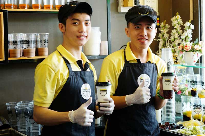 Mẫu áo polo đồng phục quán trà sữa Chin