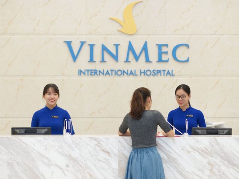 Đồng phục lễ tân bênh viện Vinmec