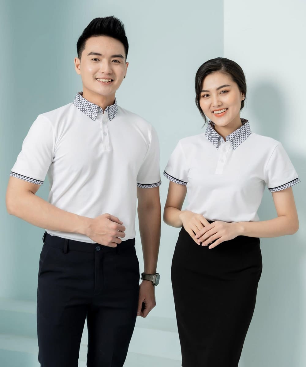 Áo thun có cổ doanh nghiệp màu trắng, cổ họa tiết
