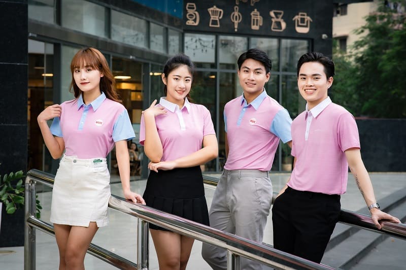 Sử dụng màu sắc và logo đồng nhất với thương hiệu