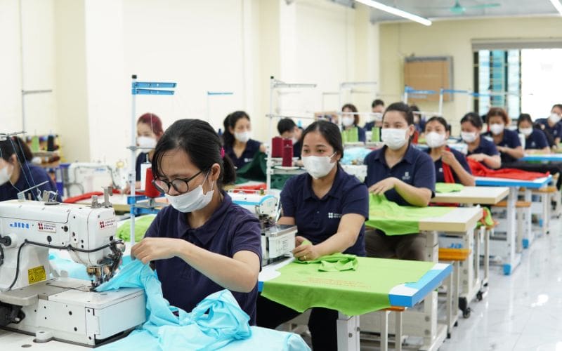 Đồng Phục Bốn Mùa - Xưởng may đồng phục công nhân may mặc chất lượng, giá tốt