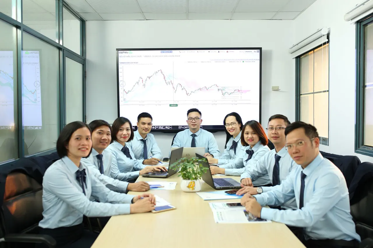 Đồng phục có thật sự cần thiết cho công ty chứng khoán?