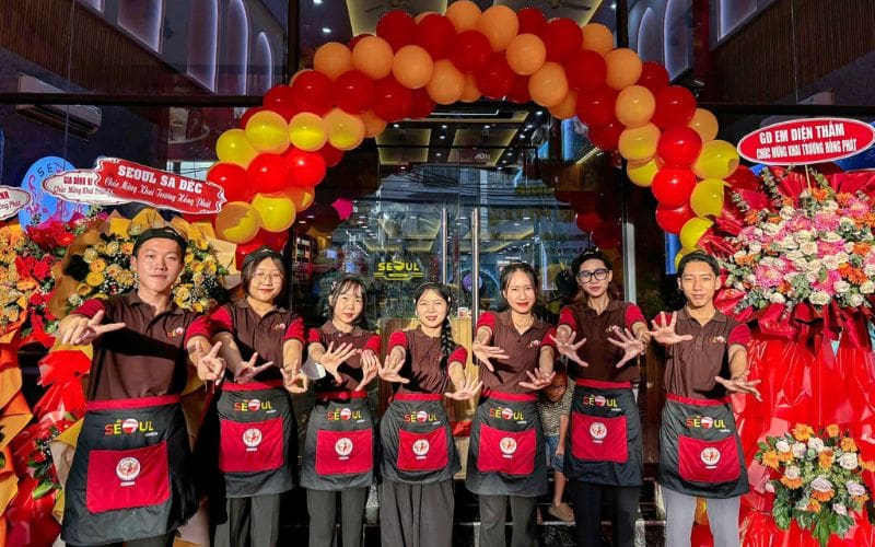 Những lỗi thường gặp khi may đồng phục quán mì cay và cách tránh