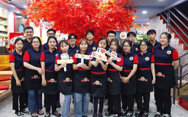 Quy trình đặt may đồng phục quán mì cay tại Đồng Phục Bốn Mùa
