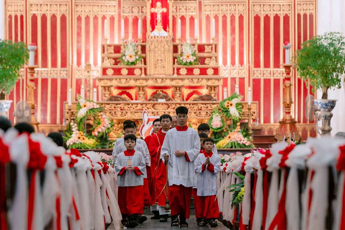 Áo giúp lễ