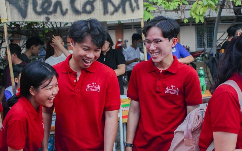 Chất liệu phù hợp để may đồng phục CLB sách