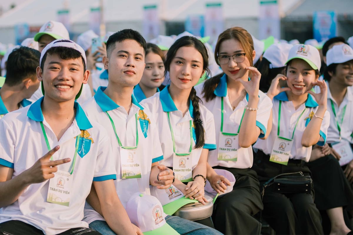 Đã từng may đồng phục cho nhiều giáo xứ lớn nhỏ