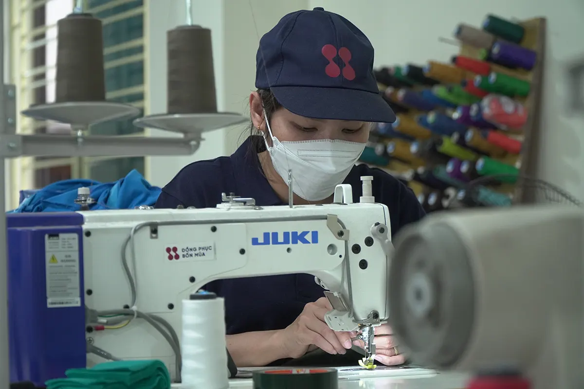 Đồng Phục Bốn Mùa - Đối tác được doanh nghiệp lựa chọn may đồng phục công ty vệ sinh công nghiệp hàng đầu