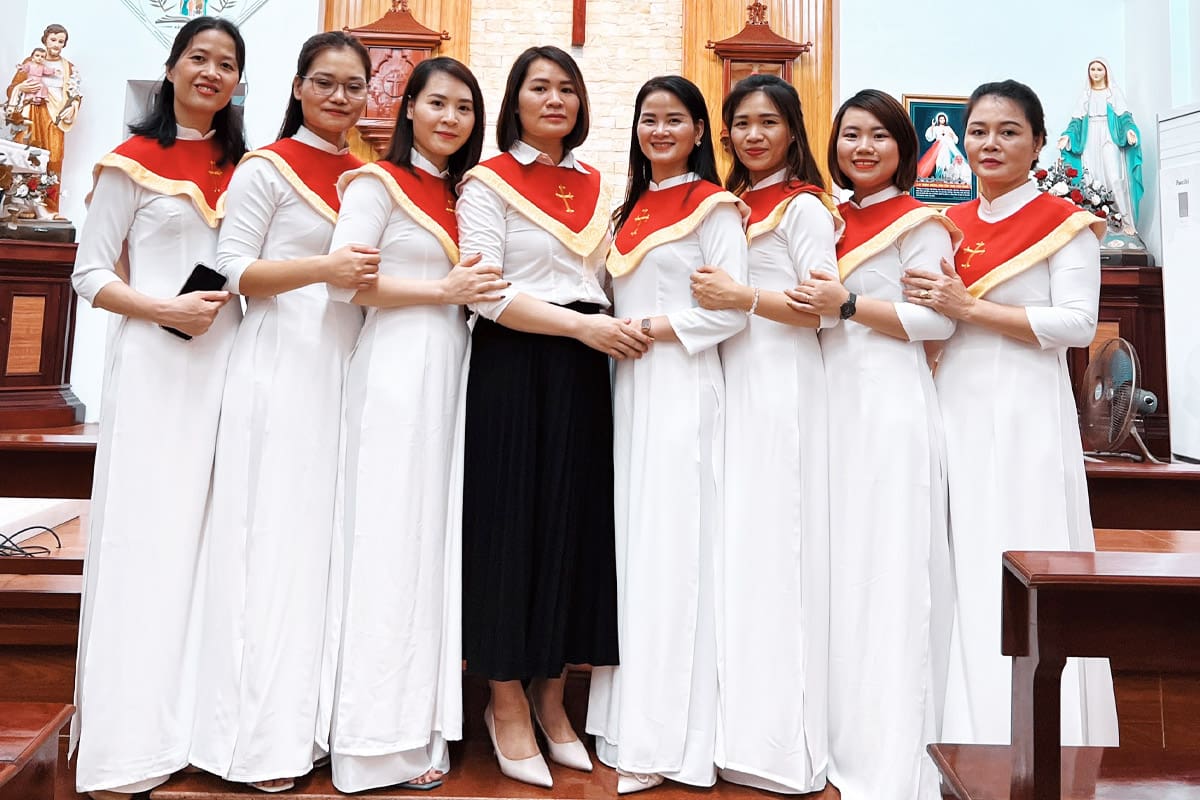 Áo dài đồng phục ca đoàn công giáo