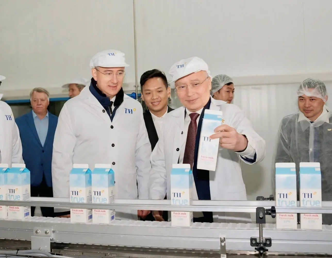 Đồng phục cho công ty sữa cần đảm bảo những yêu cầu gì