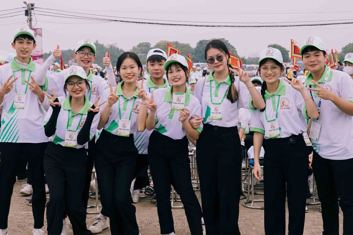 Feedback từ khách hàng đã đặt may đồng phục Công giáo tại Đồng Phục Bốn Mùa - 2