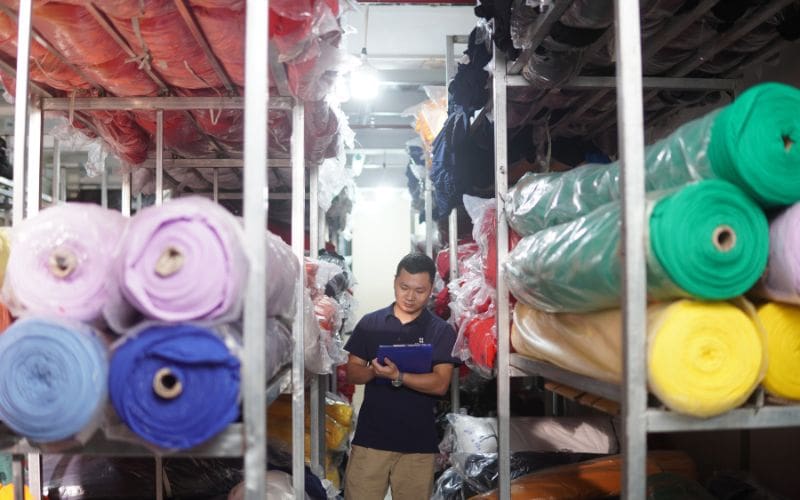 Lựa chọn chất liệu vải chuyên dụng, đạt chuẩn kỹ thuật