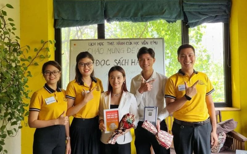 Mẫu áo thun đồng phục CLB sách