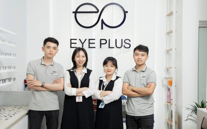 Những điều cần lưu ý khi đặt may đồng phục tiệm kính mắt