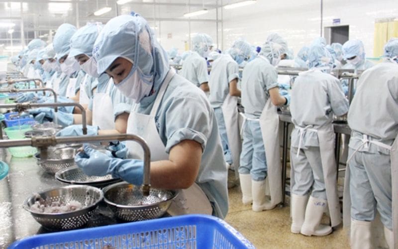 Trang phục cần đi kèm đầy đủ phụ kiện bảo hộ