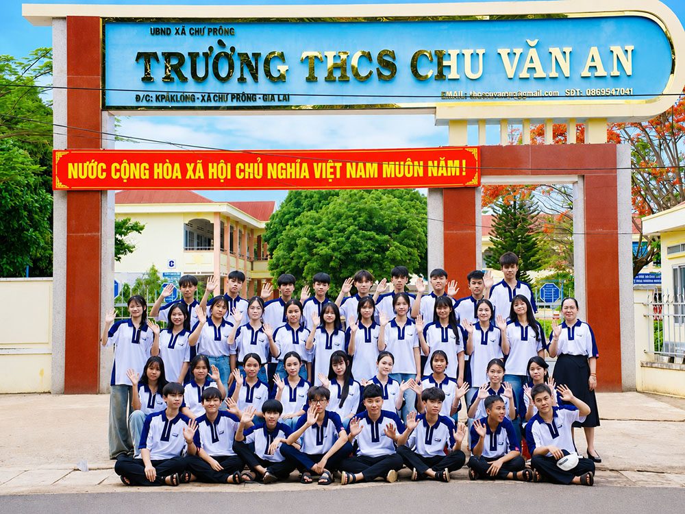 Mẫu đồng phục học sinh trường THCS Chu Văn An thực tế