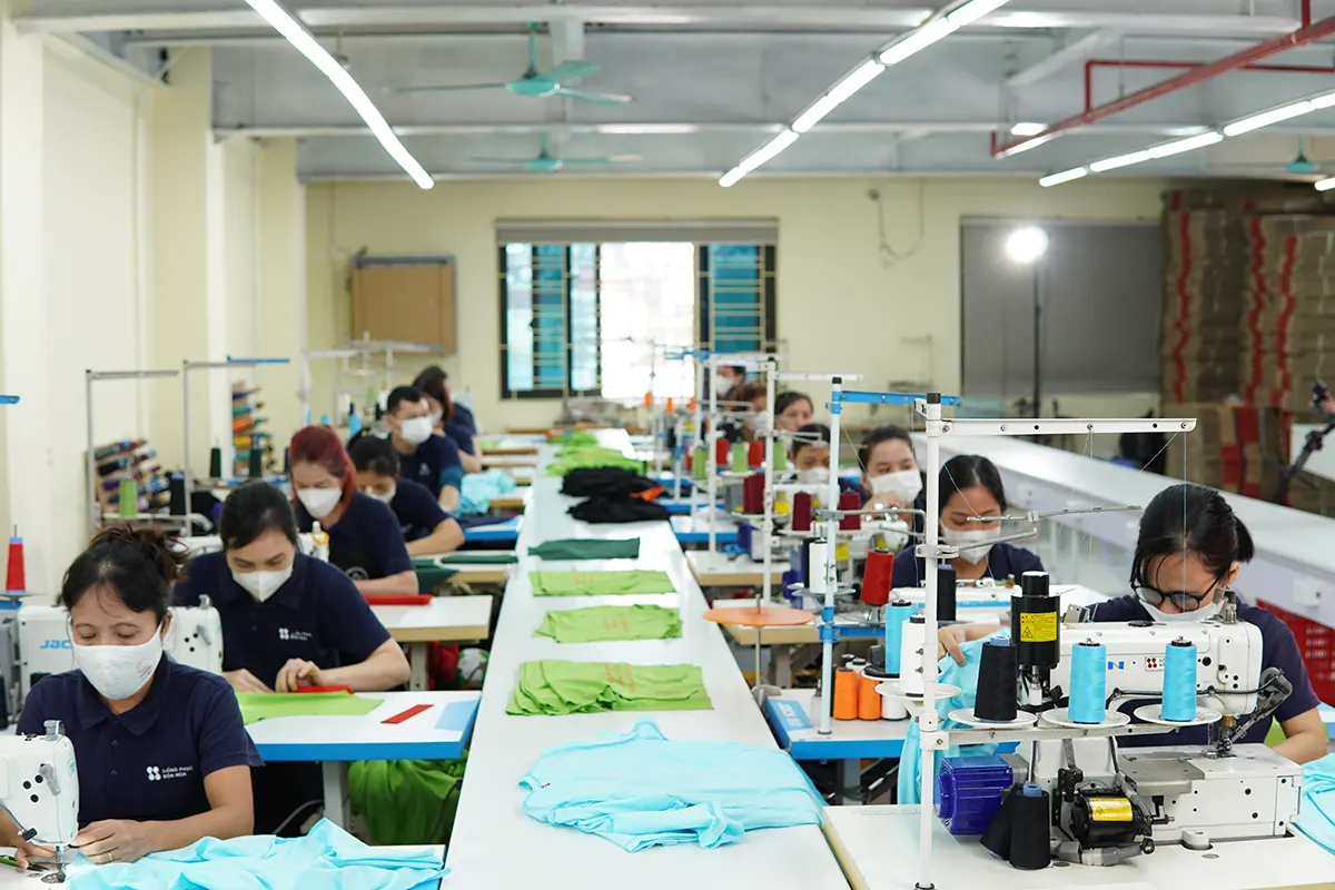 Xưởng may áo đồng phuc đoàn giá tốt đồng phục bốn mùa
