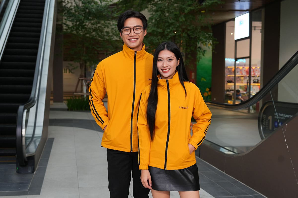 Thiết kế hiện đại, phom dáng chuẩn unisex