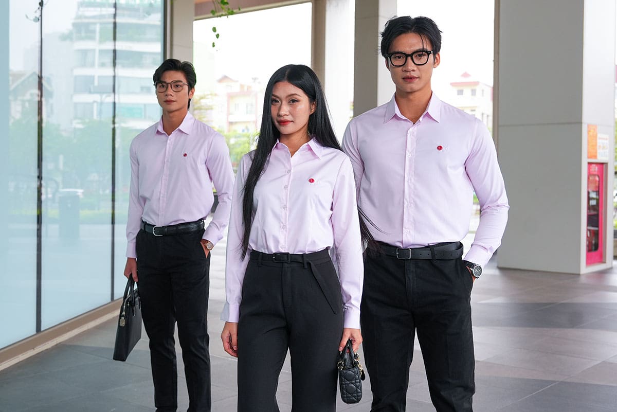 Mẫu áo sơ mi đồng phục công ty LB tại Đồng Phục Bốn Mùa