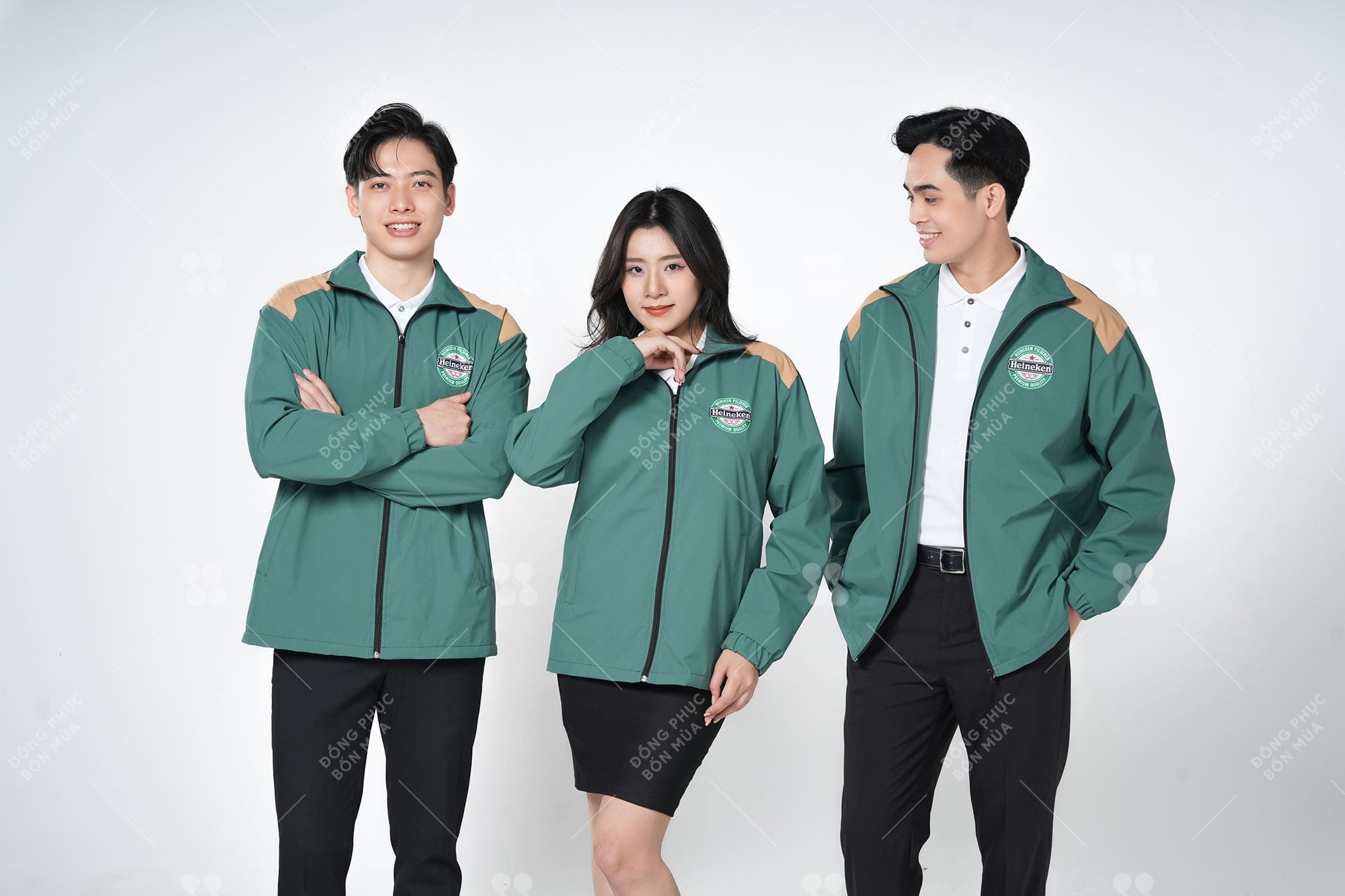 Mẫu áo khoác gió đồng phục công ty gọn nhẹ, chuẩn form