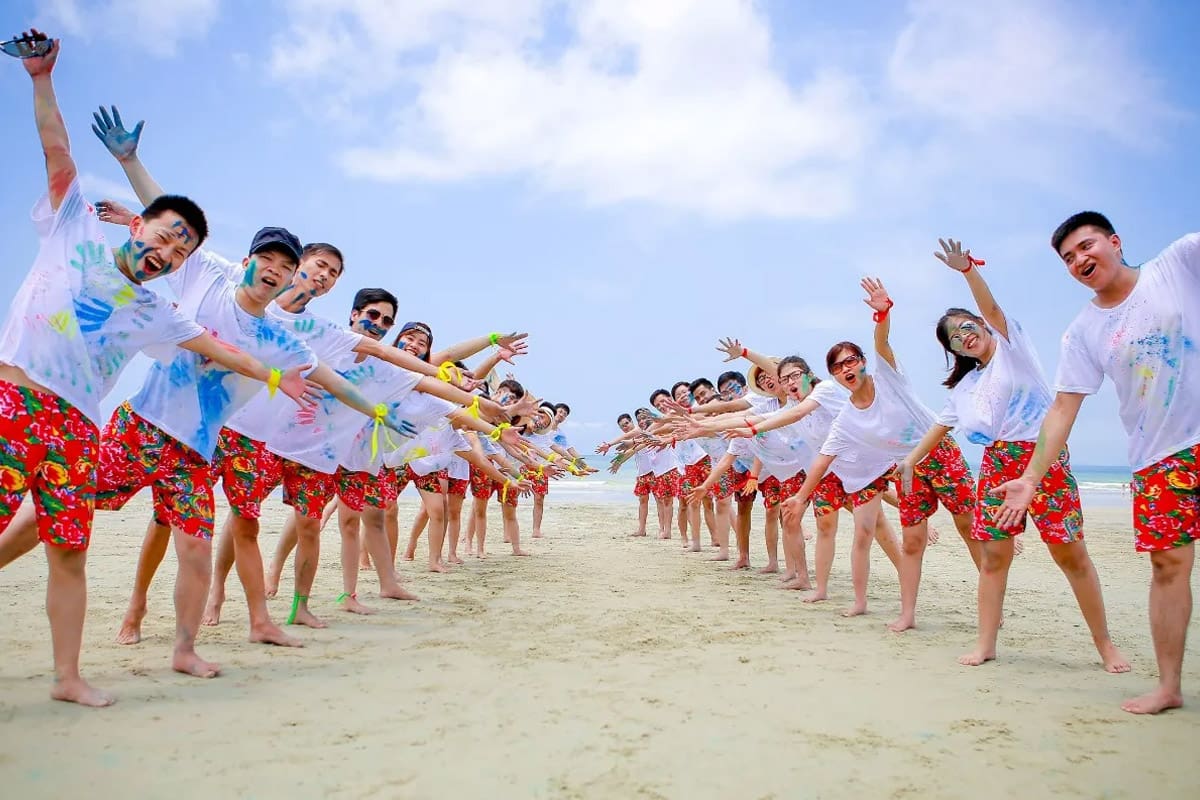Mẫu áo thun cổ tròn đi du lịch biển đẹp