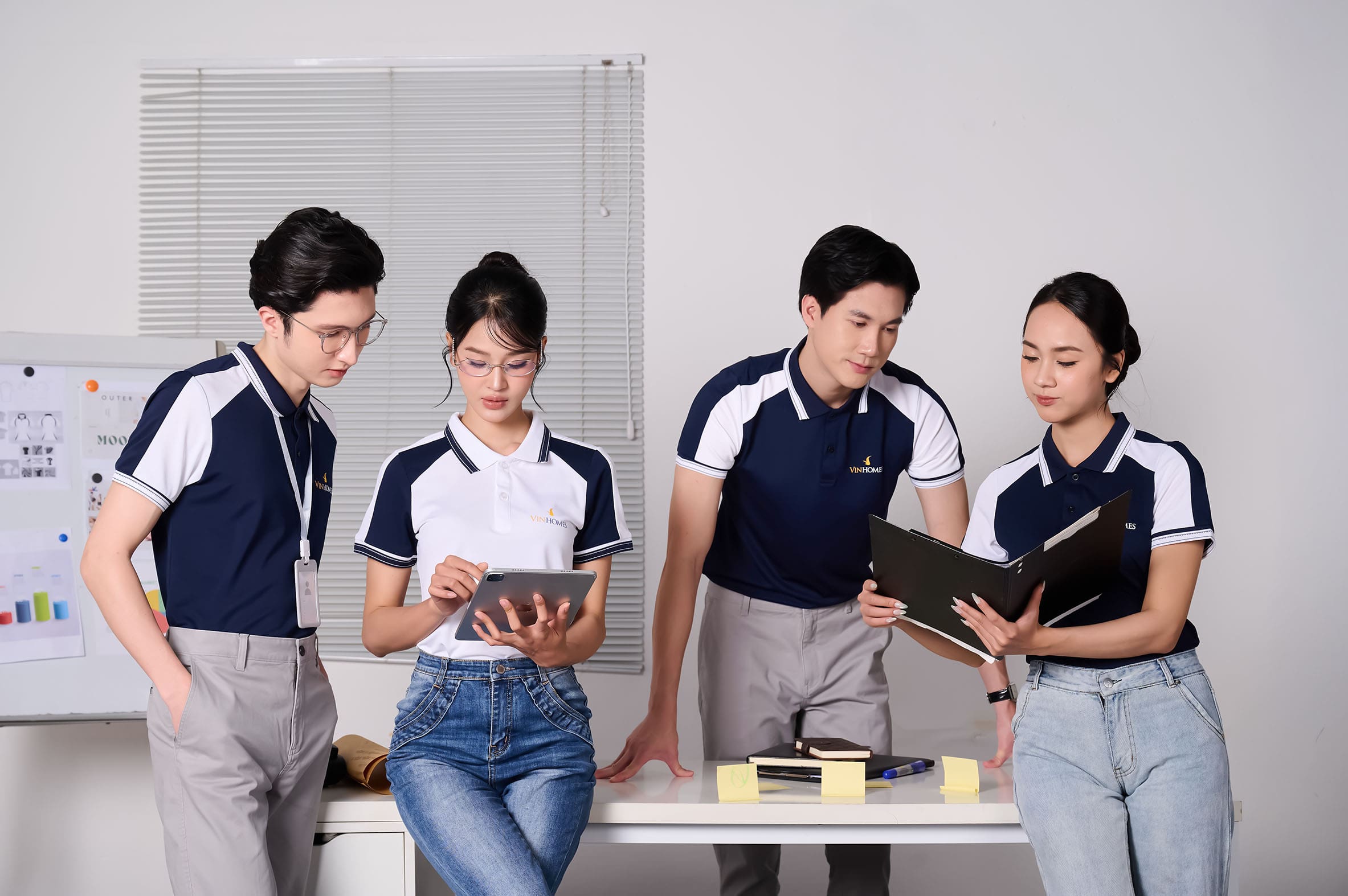 Mẫu Áo Polo Đồng Phục Công Sở Vinhomes Cao Cấp In Logo Sắc Nét