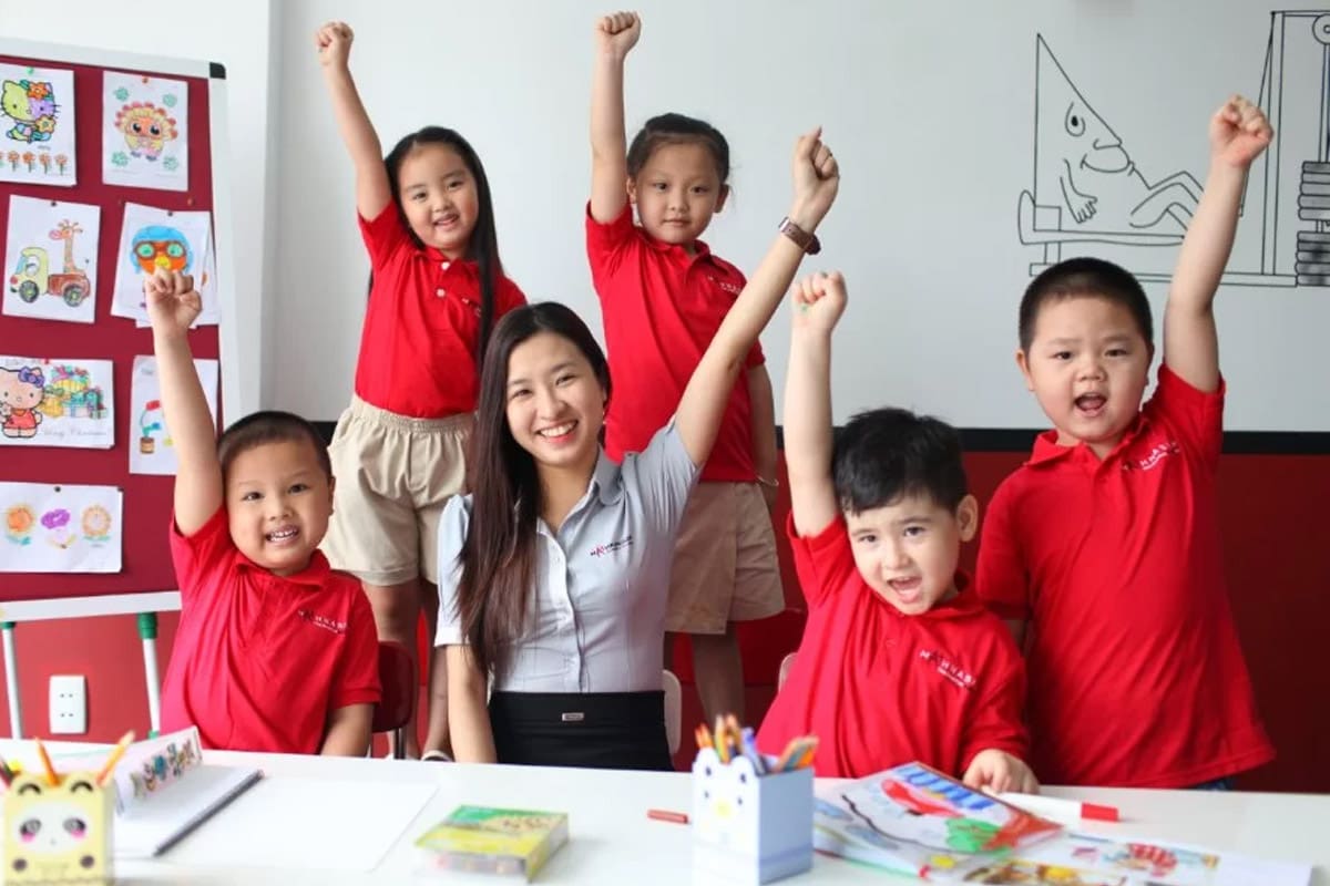 Tiêu chí chọn đồng phục giáo viên phù hợp