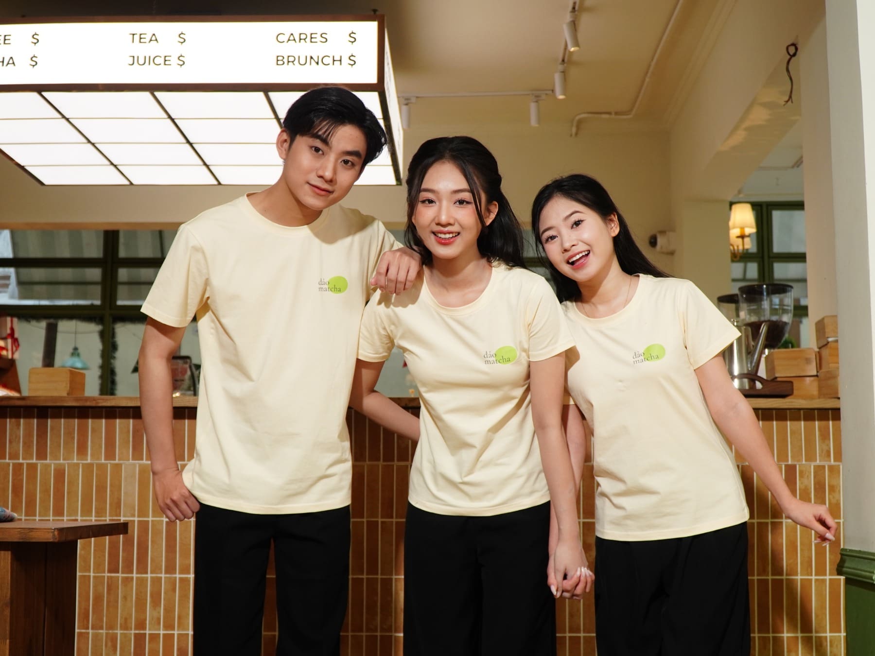 Mẫu áo thun đồng phục quán cà phê thiết kế đẹp