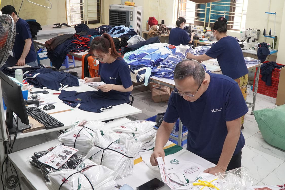 Quy trình kiểm tra chất lượng sản phẩm kỹ lưõng tại Xưởng May Đồng Phục Bốn Mùa